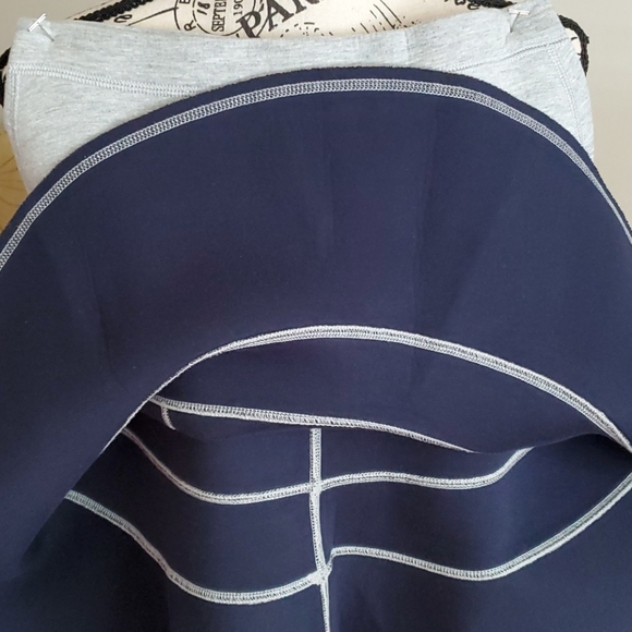 Skirt (gently used) - Picture 2 of 3